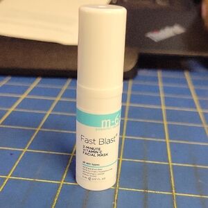 m-61 Powerful Skincare Fast Blast 2 min Vit C Facial Mask 5ml Pump Bottle